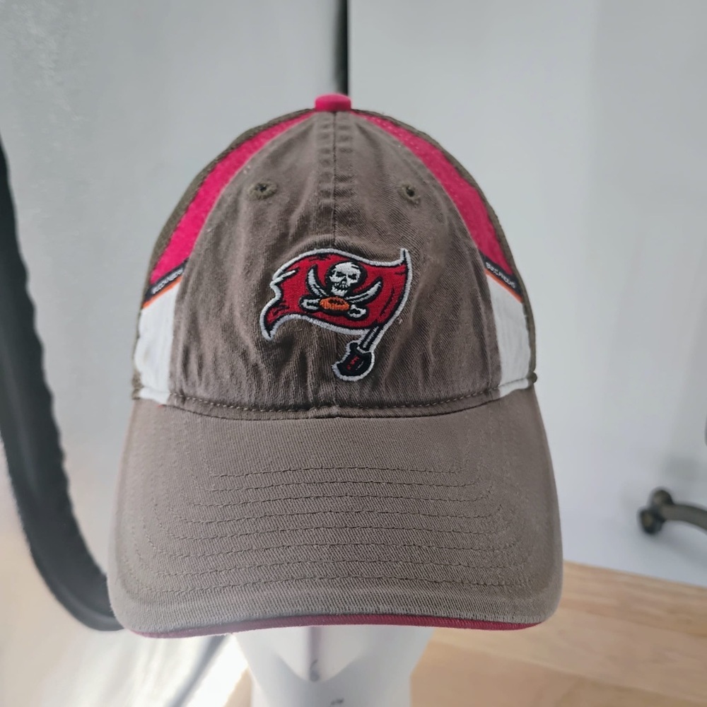 NFL Tampa Bay Buccaneers Reebok pirate‎ Half Mesh Flex Fit Cap trucker hat